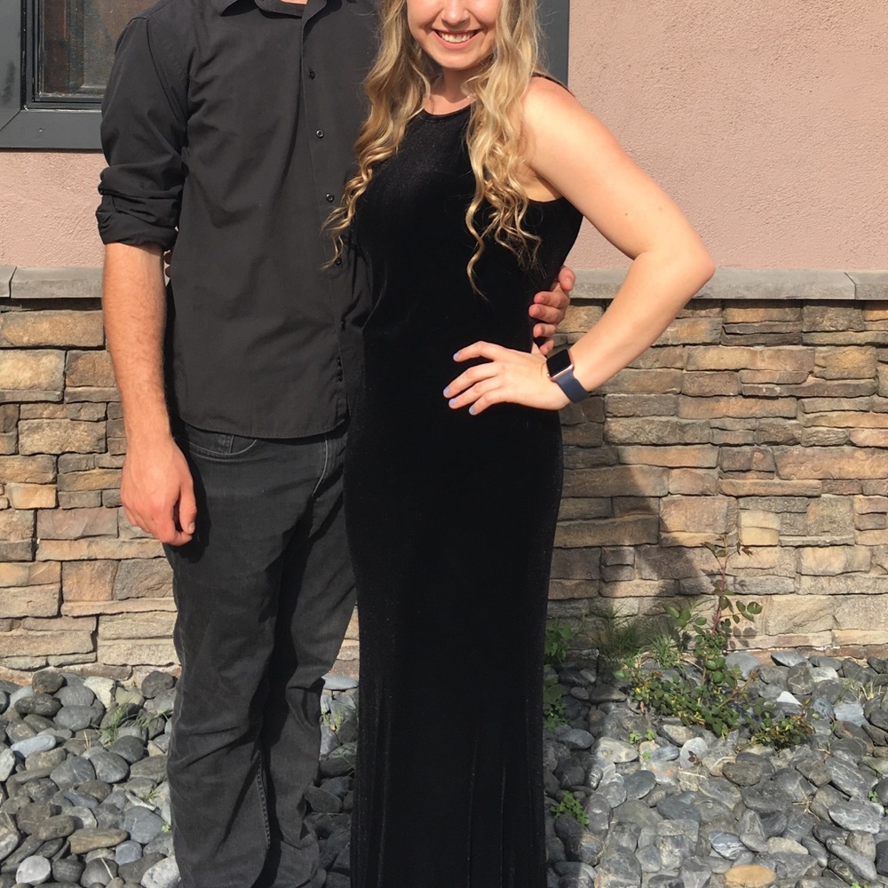 Maxi long velvet black dress